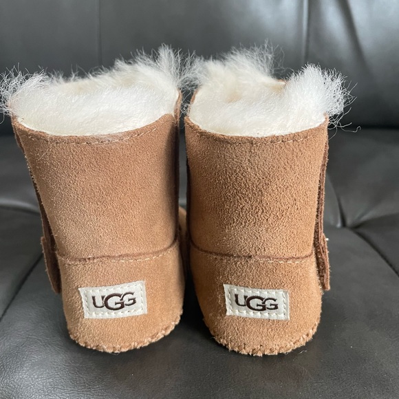 Ugg infant boots.. brand new infant size - Picture 3 of 5